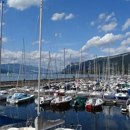 Avec Terrasse Et Acces Piscine Proche Appartement