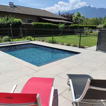 Avec Terrasse Et Acces Piscine Proche Appartement *
