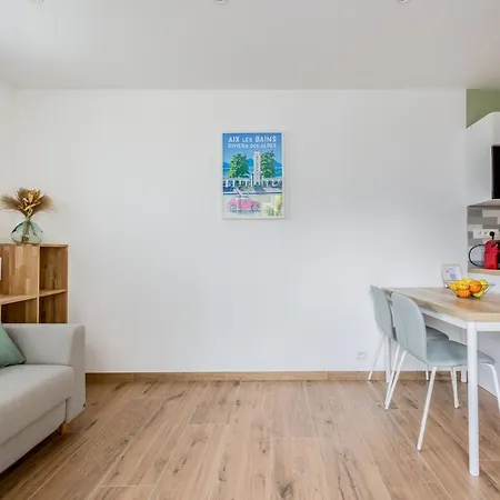 Avec Terrasse Et Acces Piscine Proche Appartement Aix-les-Bains