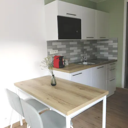 Avec Terrasse Et Acces Piscine Proche Appartement *